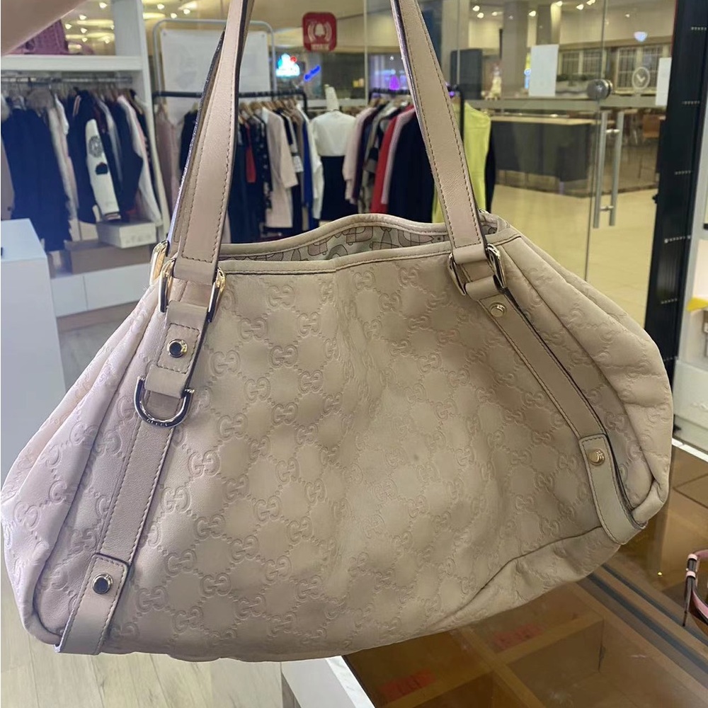 Gucci leather bag